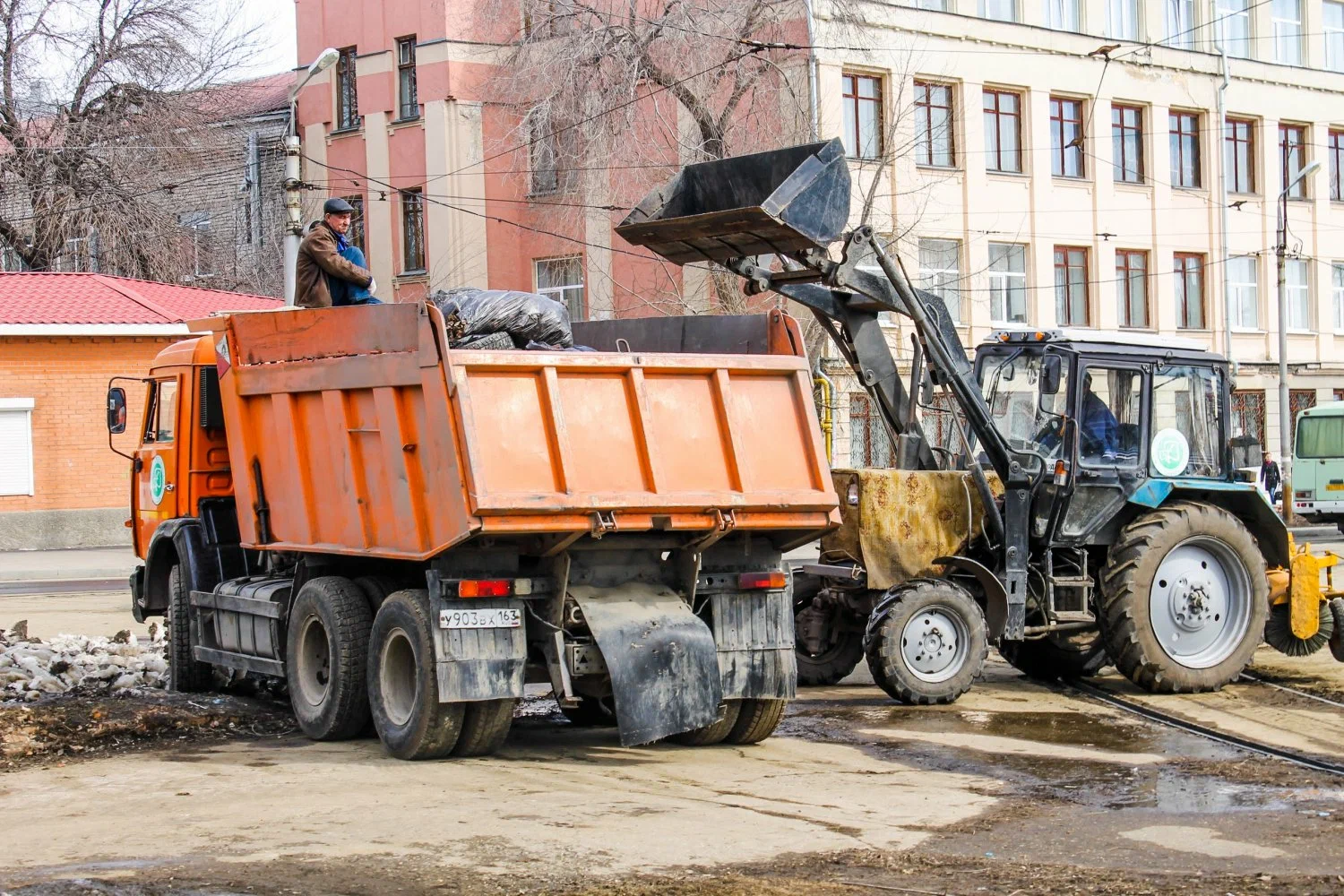 Вывоз мусора Камазом в Туле – аренда и заказ Камаза 10 тонн от 2390 руб. в ПроМусор-Тул